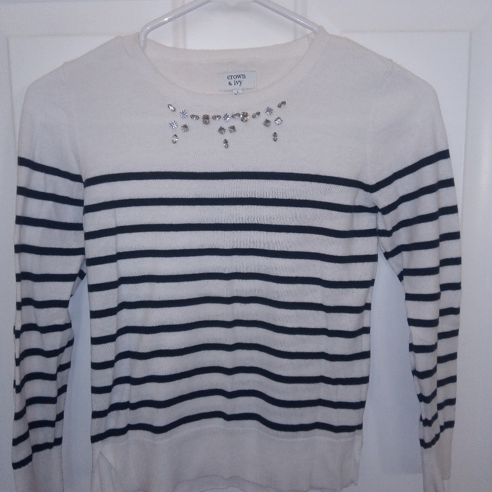 Crown and Ivy sweater
